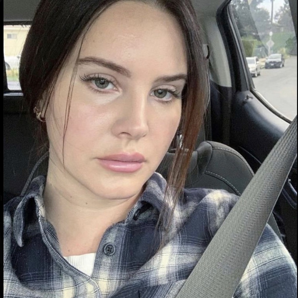 Black and white flannel just as seen on #lanadelrey